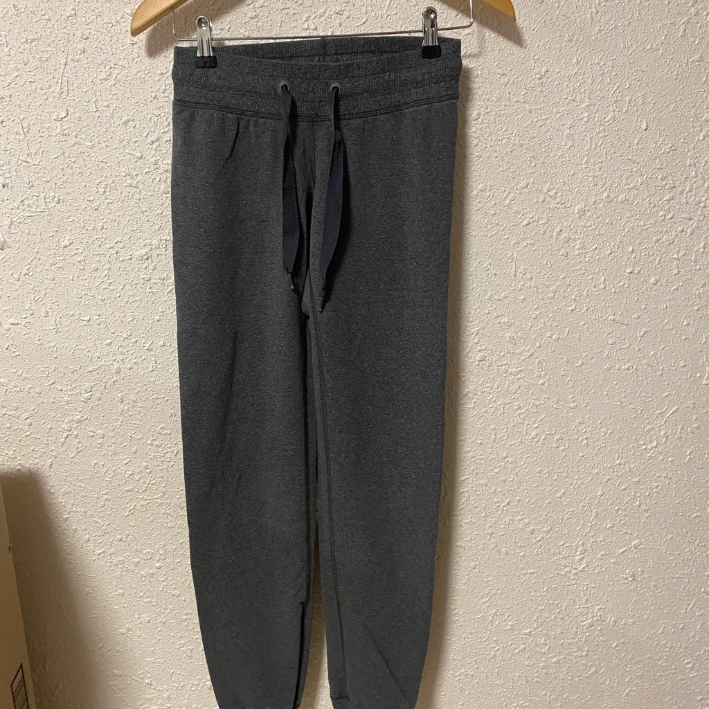 Lululemon Size 2 Charcoal Jogger Sweatpants